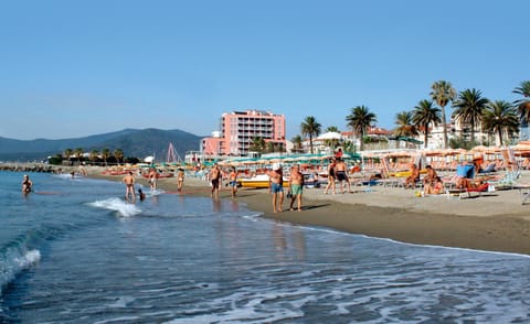 Property building, Neighbourhood, Beach