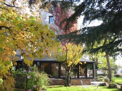 Le Relais de la Tour Bed and Breakfast in Centre-Val de Loire