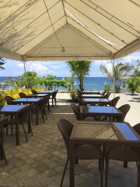 EM Royalle Hotel & Beach Resort Hotel in San Juan