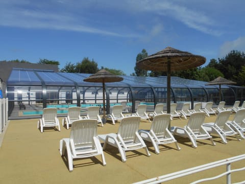 Hot Tub, Swimming pool