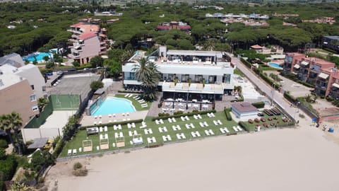 Bird's eye view, Pool view