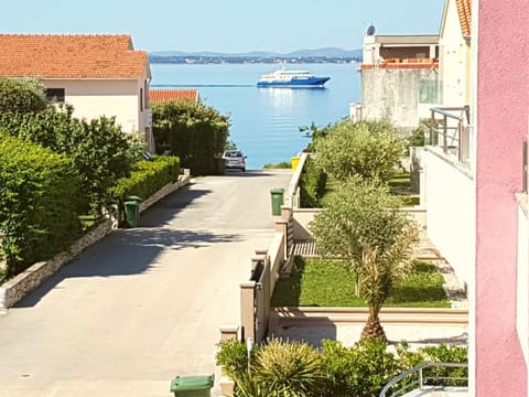 Property building, Day, Balcony/Terrace, On site, Sea view, Street view