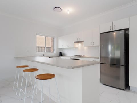 5b Bent Street large house with ducted air con foxtel and wifi House in Fingal Bay