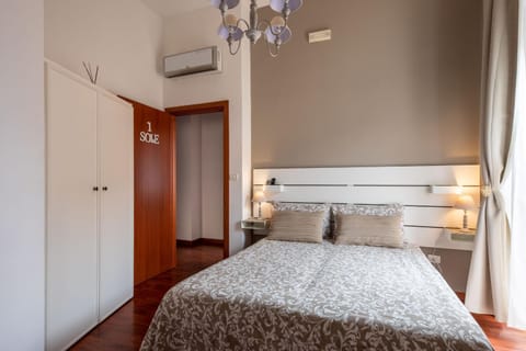 Bed, Photo of the whole room, wardrobe, air conditioner