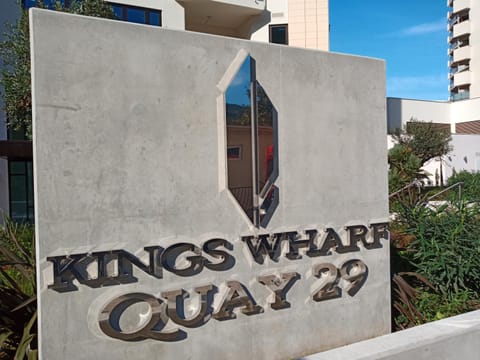 NEW - Kings Wharf Quay29 - Large Studio Apartment with 3 Pools - Gym - Rock Views - Holiday and Short Let Apartments in Gibraltar Eigentumswohnung in Gibraltar