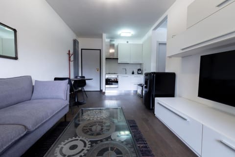 TV and multimedia, Kitchen or kitchenette, Living room, Seating area