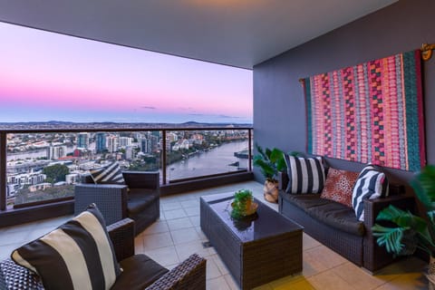 African Escape on Level 38 - Balcony with Views Condominio in Kangaroo Point