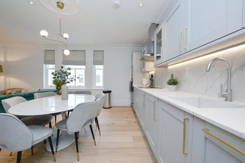Elysian House - Kensington Serviced Apartments Condo in City of Westminster
