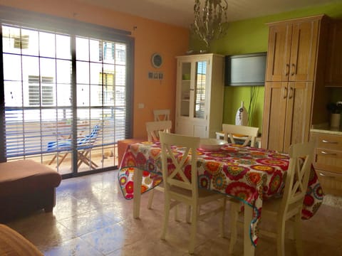 TV and multimedia, Dining area