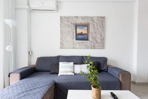 Living room, air conditioner