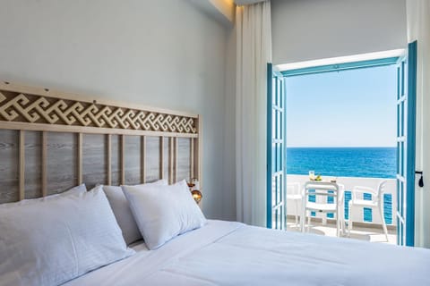 Bed, Natural landscape, Balcony/Terrace, Sea view