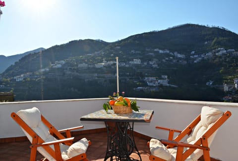 Balcony/Terrace, Mountain view