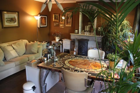 Living room, Photo of the whole room