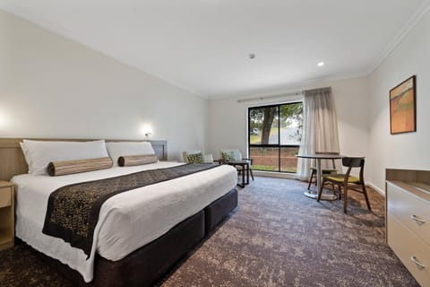 Springs Mittagong Hotel in Mittagong