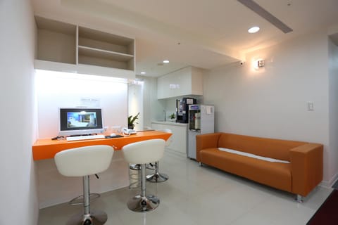 Communal lounge/ TV room