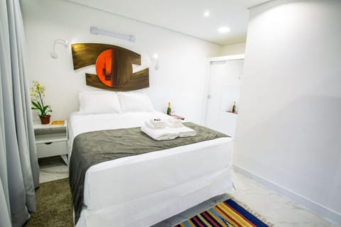 Loft Design, Amplo, Modern com Ar Condicionado em Alto de Pinheiros Apartment in Sao Paulo City