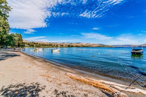 Lake Daze at Wapato Point Maison in Manson