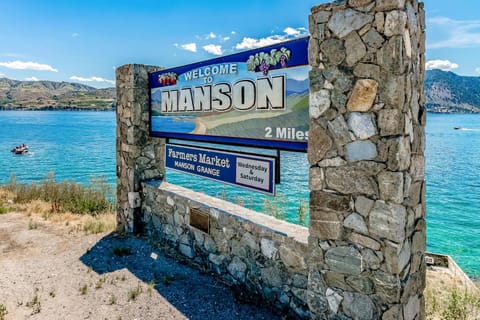 Lake Daze at Wapato Point House in Manson