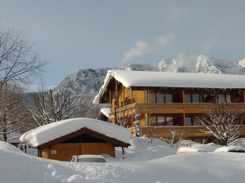 Facade/entrance, Winter