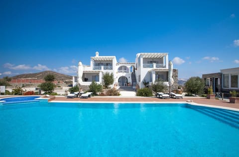 Property building, Day, Swimming pool, Swimming pool