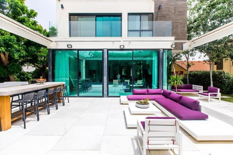 The Mansion by Five Stay Villa in Herzliya