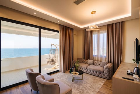 Natural landscape, TV and multimedia, Living room, Seating area, Sea view