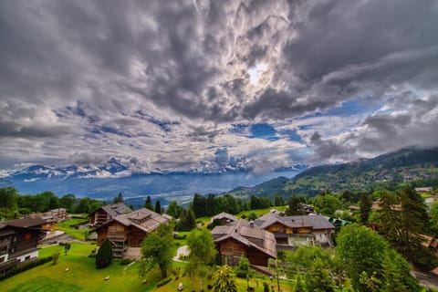 View (from property/room), Balcony/Terrace, Mountain view