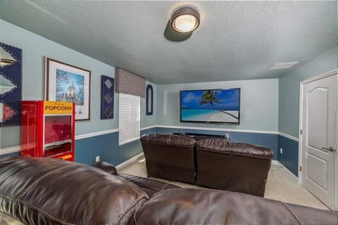 Amazing Champions Gate 8b5b With Game Room, Movie Room, And Private Pool Haus in Four Corners