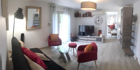 Appartement d'une chambre avec piscine partagee jacuzzi et jardin clos a Launaguet Apartamento in Toulouse