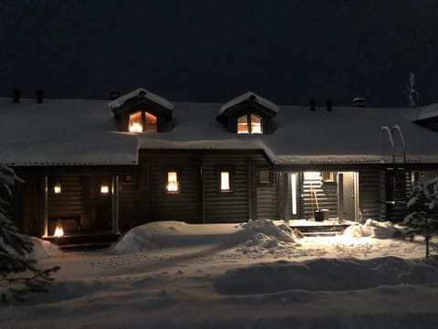 Property building, Facade/entrance, Winter