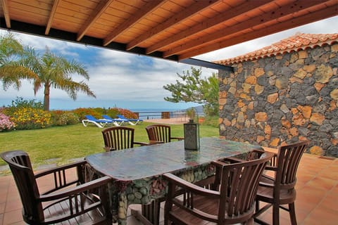 Patio, Garden, Dining area