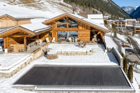 Property building, Bird's eye view, Winter, Garden, View (from property/room), Balcony/Terrace