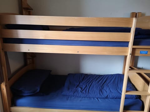 Bed, bunk bed