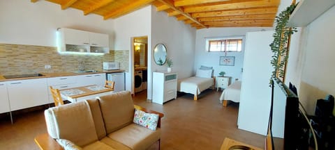 The Black Horse Canarias - Adults Only Country House in Comarca Sur