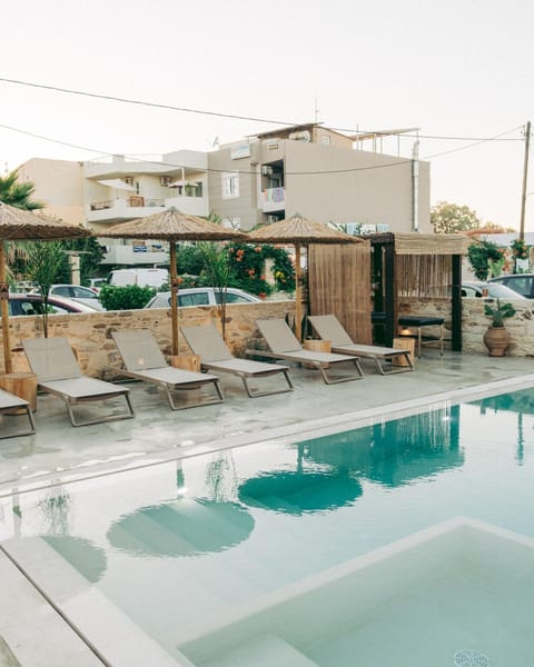 Pool view, Swimming pool, sunbed