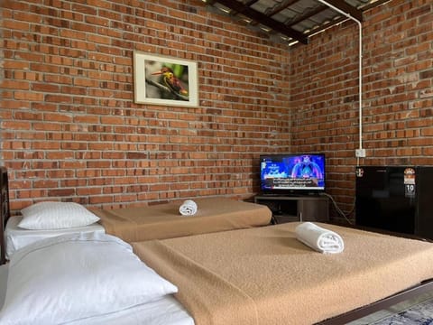 Bed, TV and multimedia, Photo of the whole room