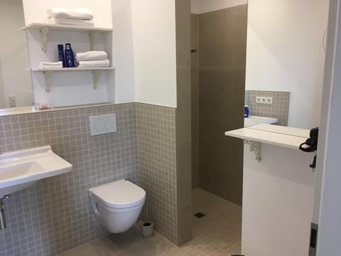 Großzügiges Appartement -ruhig und doch zentral Condo in Bergisch Gladbach