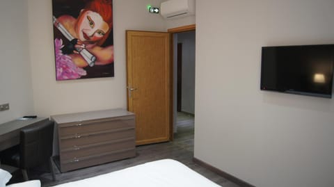 Seating area, Bedroom