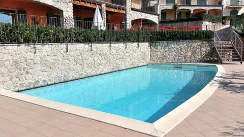 Apartment Bardino With Pool and Lake View Apartment in Torri del Benaco