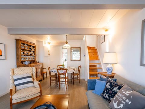 La Trinité-sur-Mer, 3 pièces duplex, 4 pers, balcon, parking, proche plages - FR-1-477-157 Apartment in Carnac