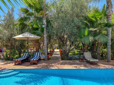 Day, Pool view, Swimming pool, sunbed