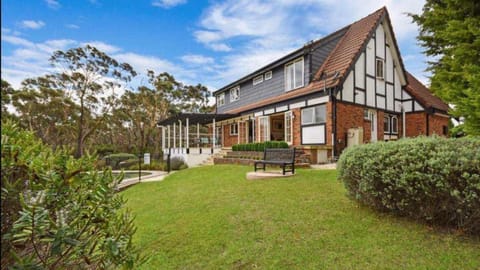 The Manor in Blue Mountains Casa in Wentworth Falls