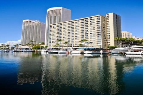 Ilikai Marina Studio City View Condos with Fully Equipped Kitchens & Free Wifi Copropriété in Honolulu