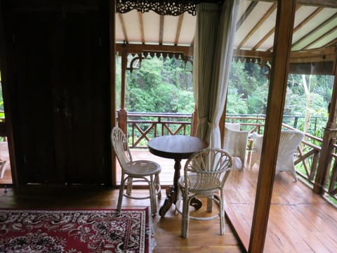 Day, View (from property/room), Seating area, Garden view