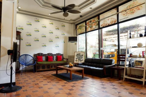 Lobby or reception, Seating area, air conditioner