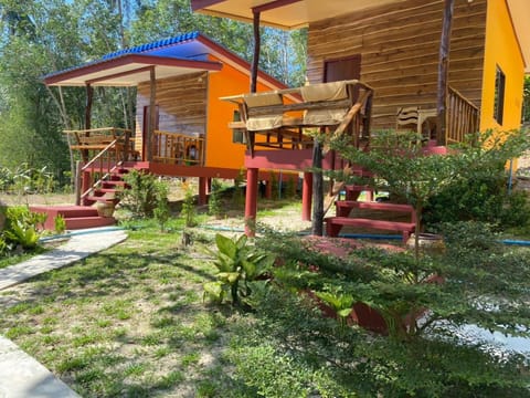 Baan Panseng Bungalow Resort in Trat Changwat