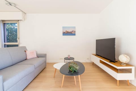 Michel-Ange, Appartement avec Terrasse et Parking Condominio in Marseille