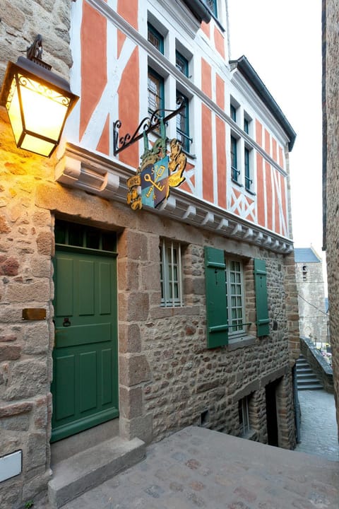 Auberge Saint Pierre Hotel in Mont Saint-Michel