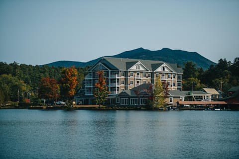 Saranac Waterfront Lodge Capanno nella natura in Upper Saranac Lake