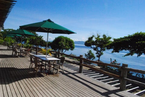 Almont Beach Resort Resort in Caraga